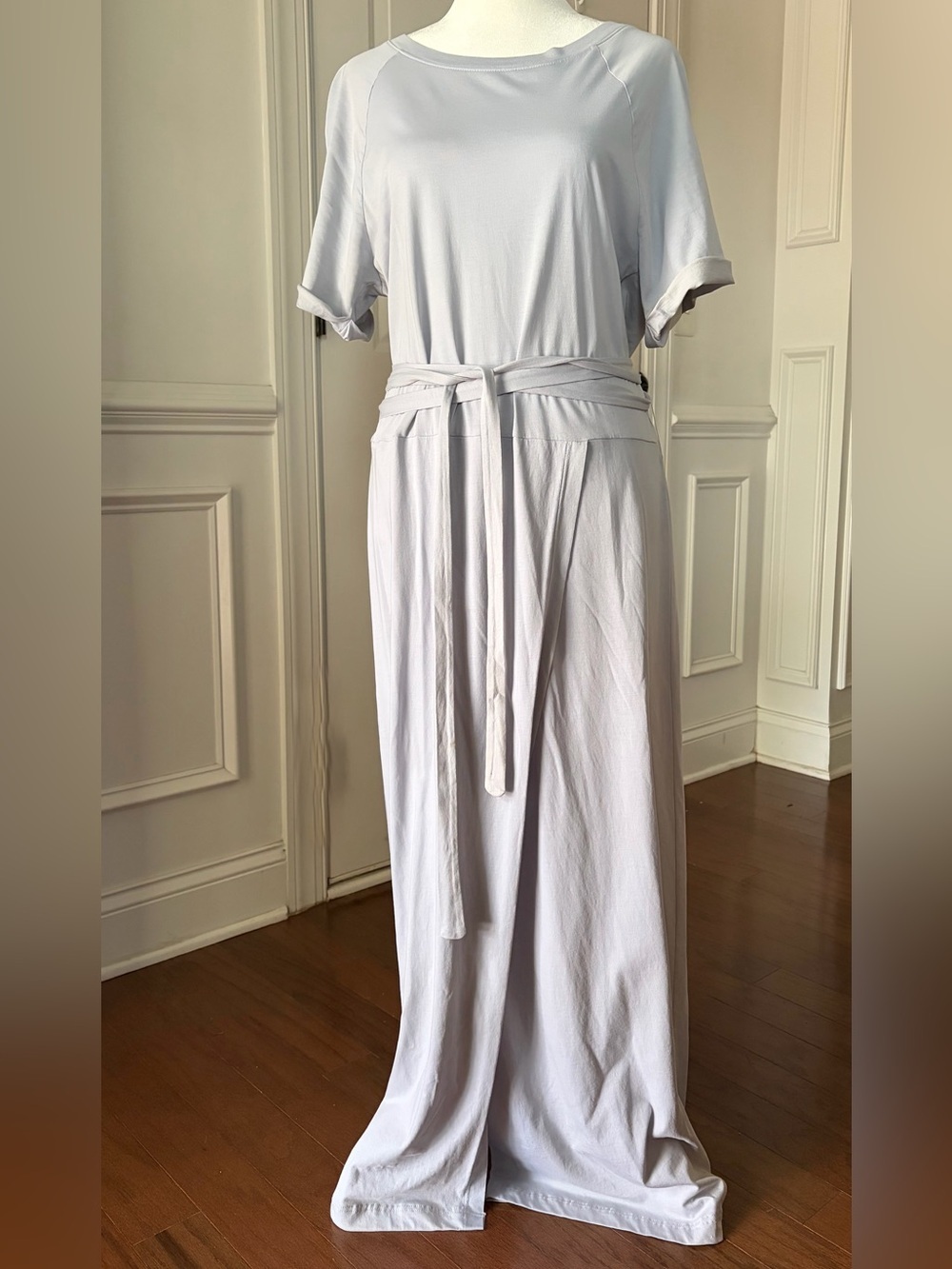 Elizabeth and James Welles Faux-Wrap Maxi Dress Size Medium - Picture 2 of 6